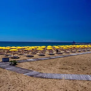 **** Hotel Village Garden Paradiso Italien