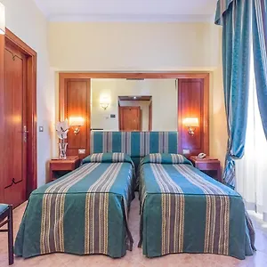 Raeli Lux Hotel