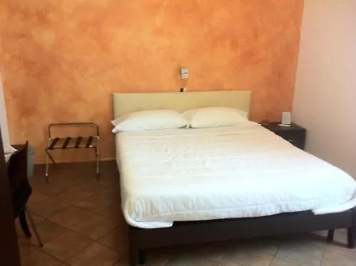 Il Corso Comfort Rooms Róma 2*,