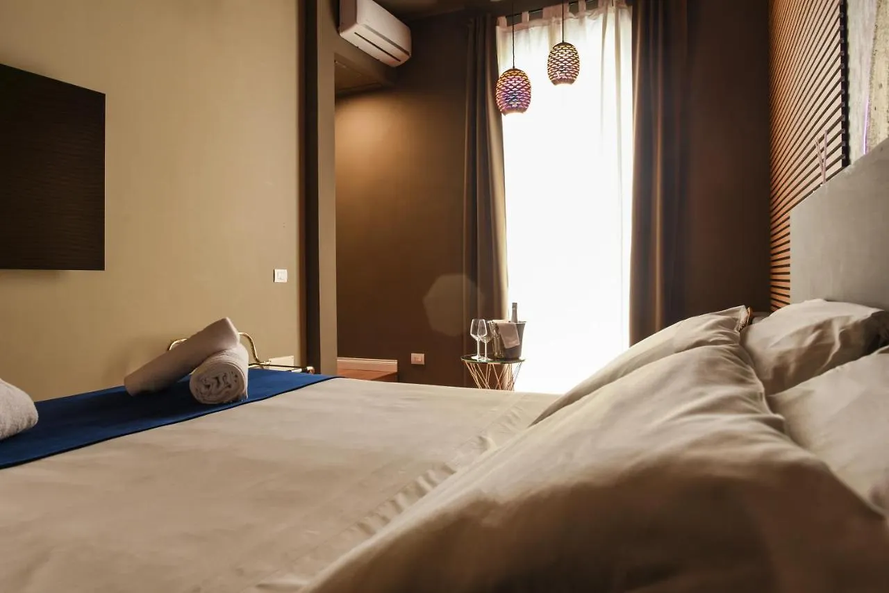 Il Corso Comfort Rooms Rome 2*,  Italy